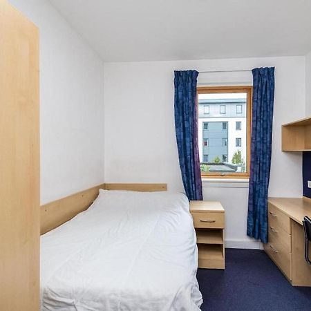 En Suite Rooms, Gillingham - Sk Екстериор снимка