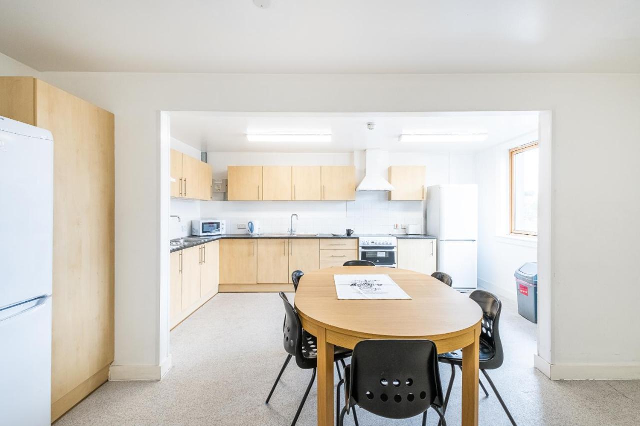 En Suite Rooms, Gillingham - Sk Екстериор снимка