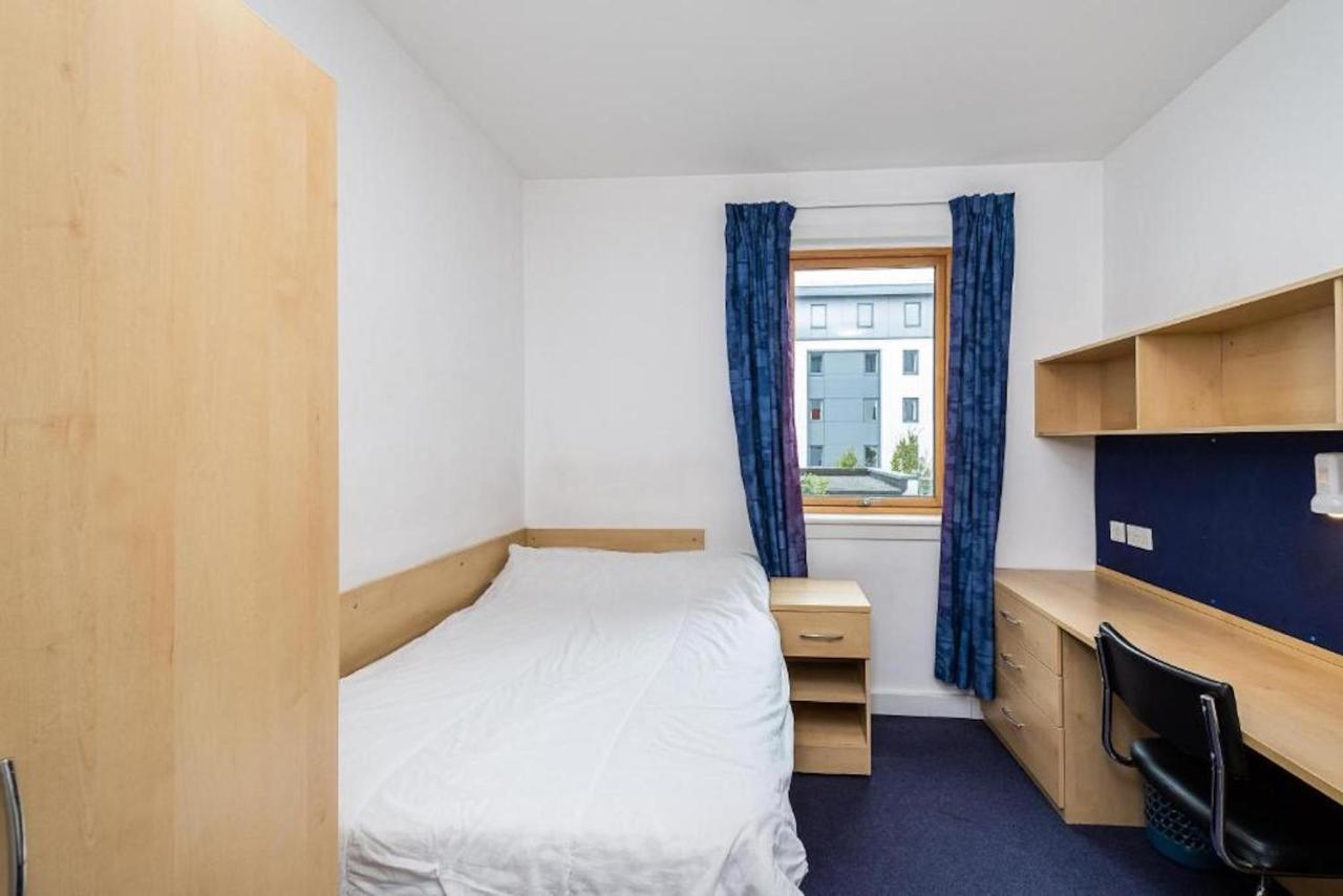 En Suite Rooms, Gillingham - Sk Екстериор снимка